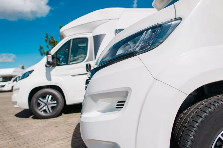 Centre de lavage spécialisé pour fourgons et camions utilitaires, Marseille, NET PRO